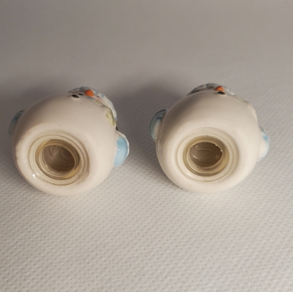 Miniature Ceramic Snowman Salt & Pepper Shaker Set - Picture 3 of 4